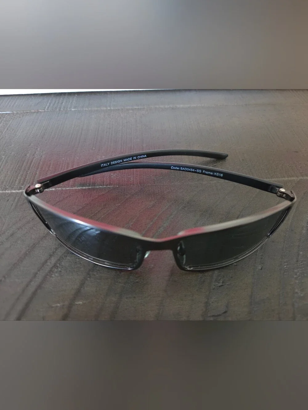 Sleek Men's Rectangular Sunglasses - Navy Lenses. #SW